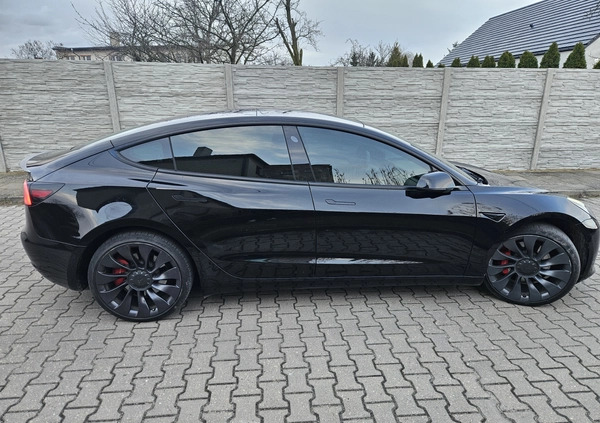 Tesla Model 3 cena 145700 przebieg: 44000, rok produkcji 2021 z Wrocław małe 562